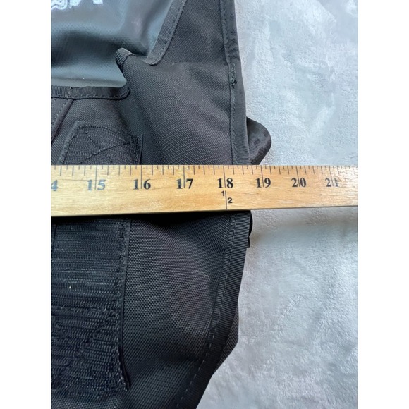 NWT Chrome Mini Metro 31st Union Messenger Bag Embroidered 21.5 L Black - Picture 10 of 12